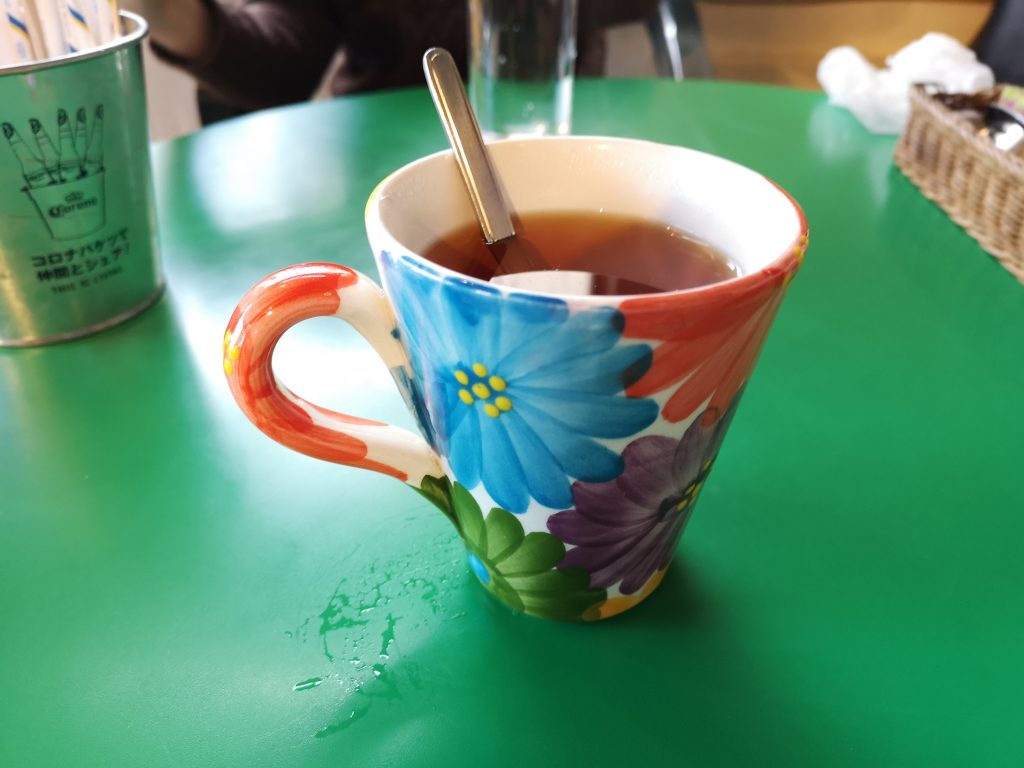 ジャックカフェの紅茶のカップ可愛い